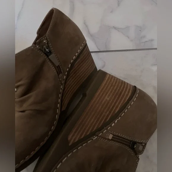 DANSKO soft tan leather wedge ankle booties - Picture 8 of 12